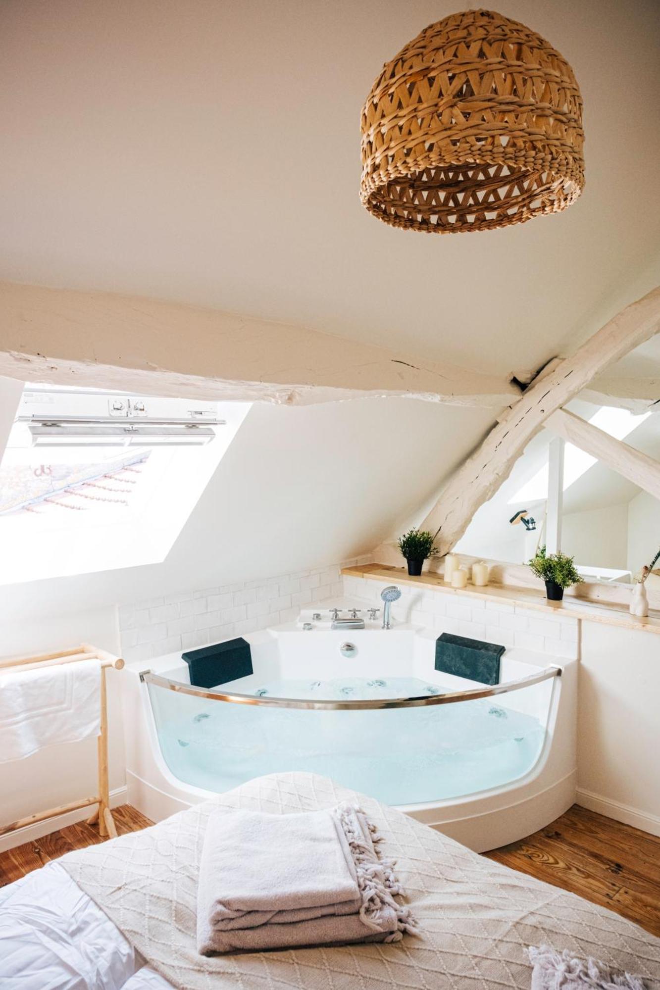 Loveroom Du Perche : Maison Avec Balneo Moulins-la-Marche Екстер'єр фото